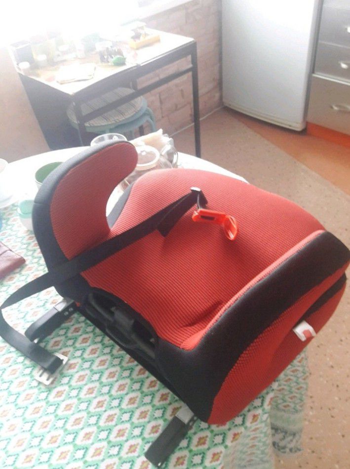 Бустер с креплением Isofix - 0