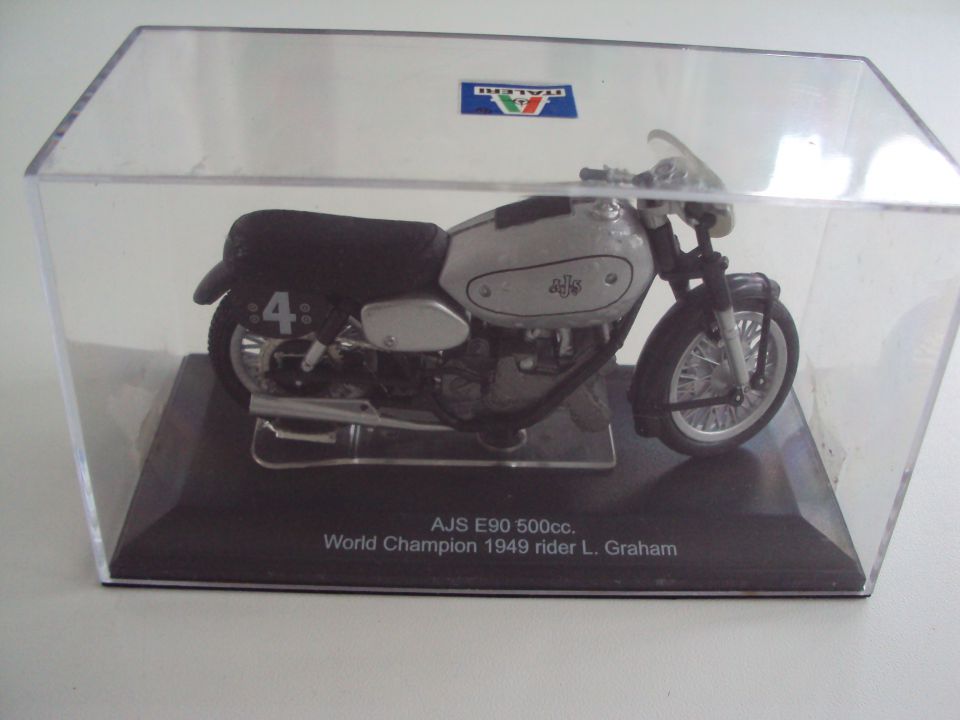 Мотоцикл E90 500cc World Champion 1949 - 0