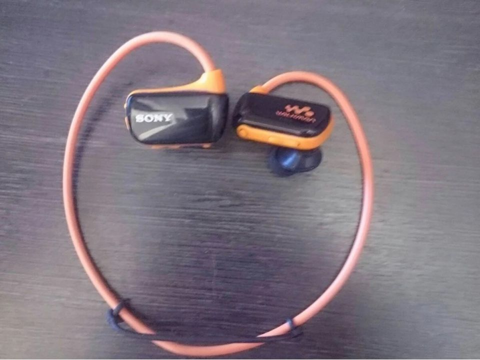 Mp3 плеер Sony NWZ-W274S (8GB) - 0