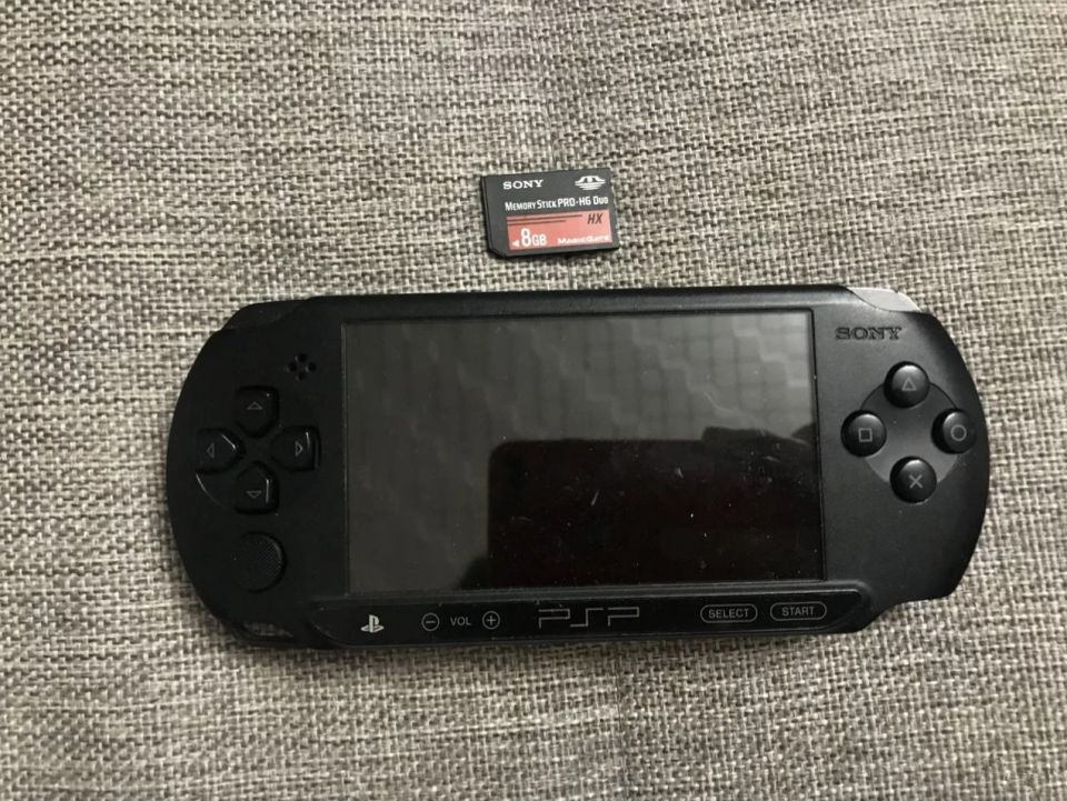 Sony PSP с играми - 0