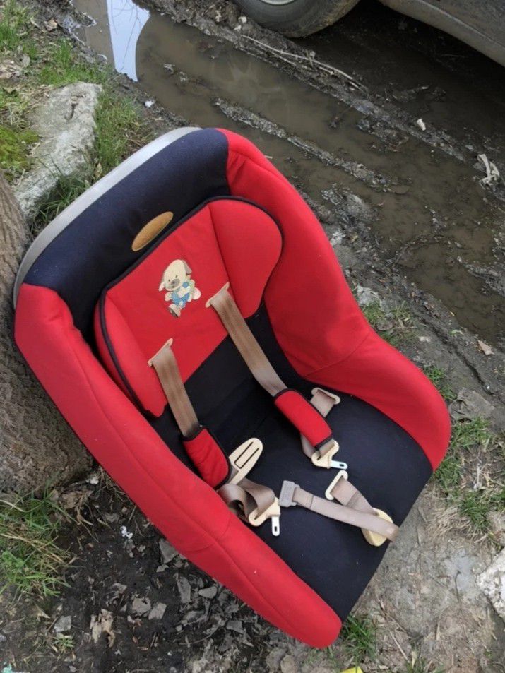 Автомобильное кресло - 0
