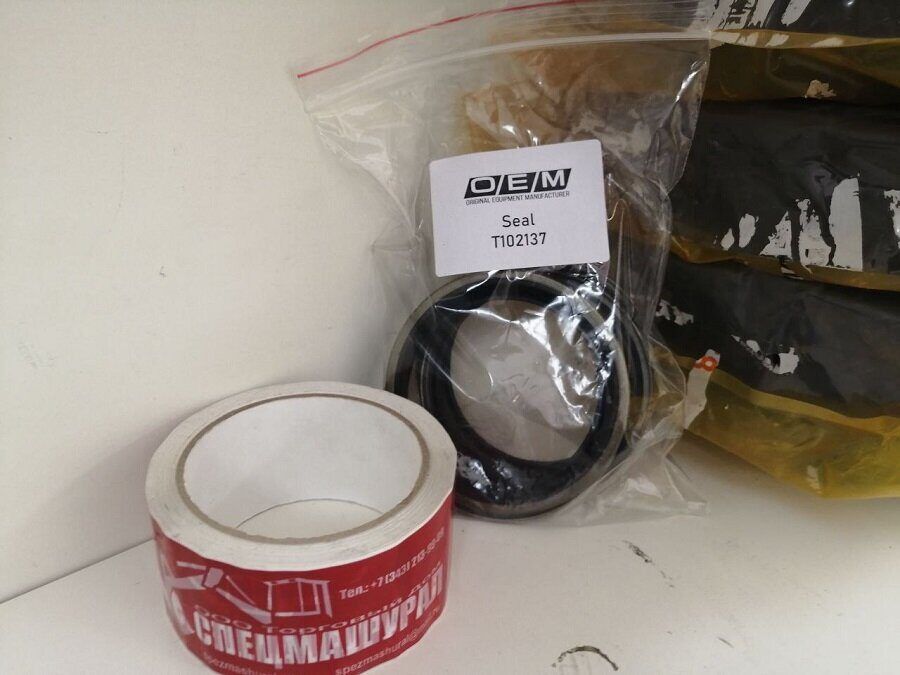 Сальник T102137 для John Deere - 0