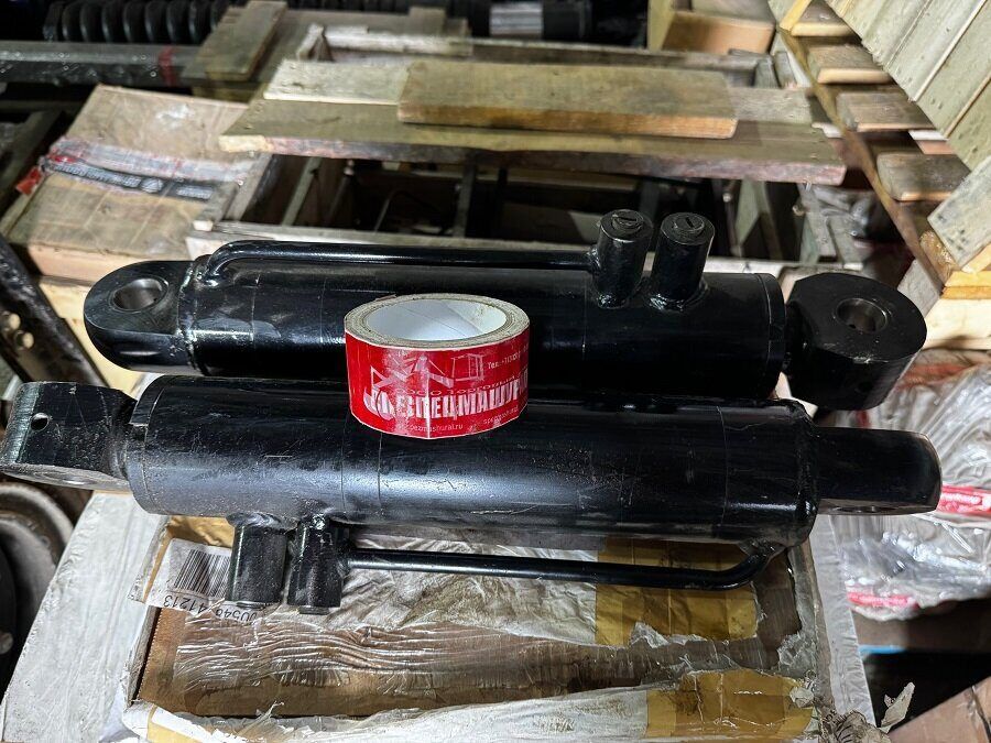 Гидроцилиндр ковша 11882886 для Volvo BL61 - 0